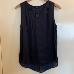 Banana Republic women’s M navy blue satin v-neck